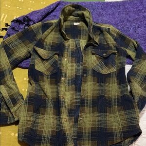 Unisex medium women’s O’Neill Olive and Black Plaid Flannel Shirt